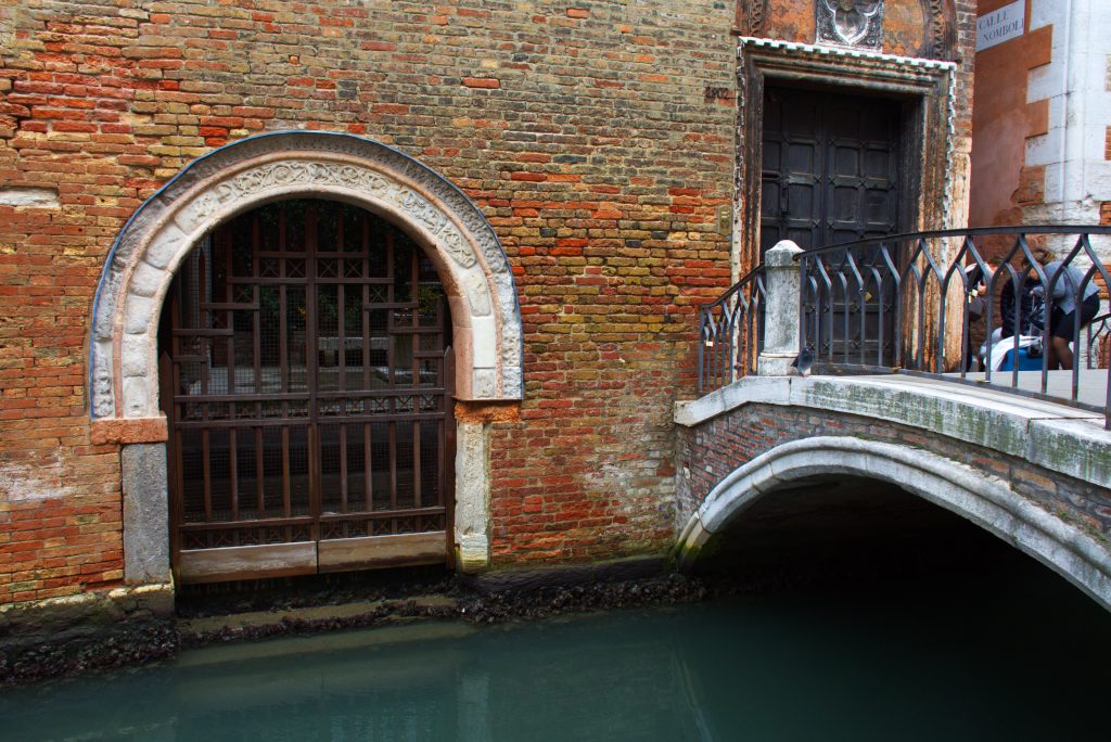 Venice gate2
